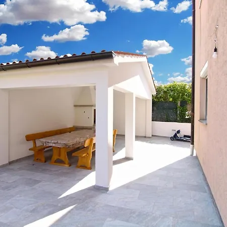 Apartment Fuer 5 Personen Ca 54 Qm In Peroj, Istrien Istrische Riviera Peroj